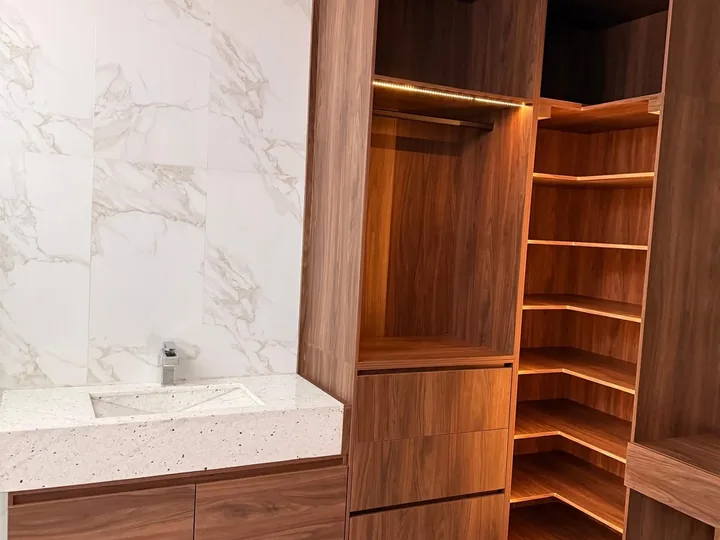 Vestidor con carpintería a la medida
